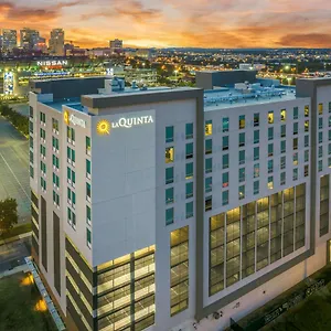 La Quinta & By Wyndham Downtown Stadium Hotell