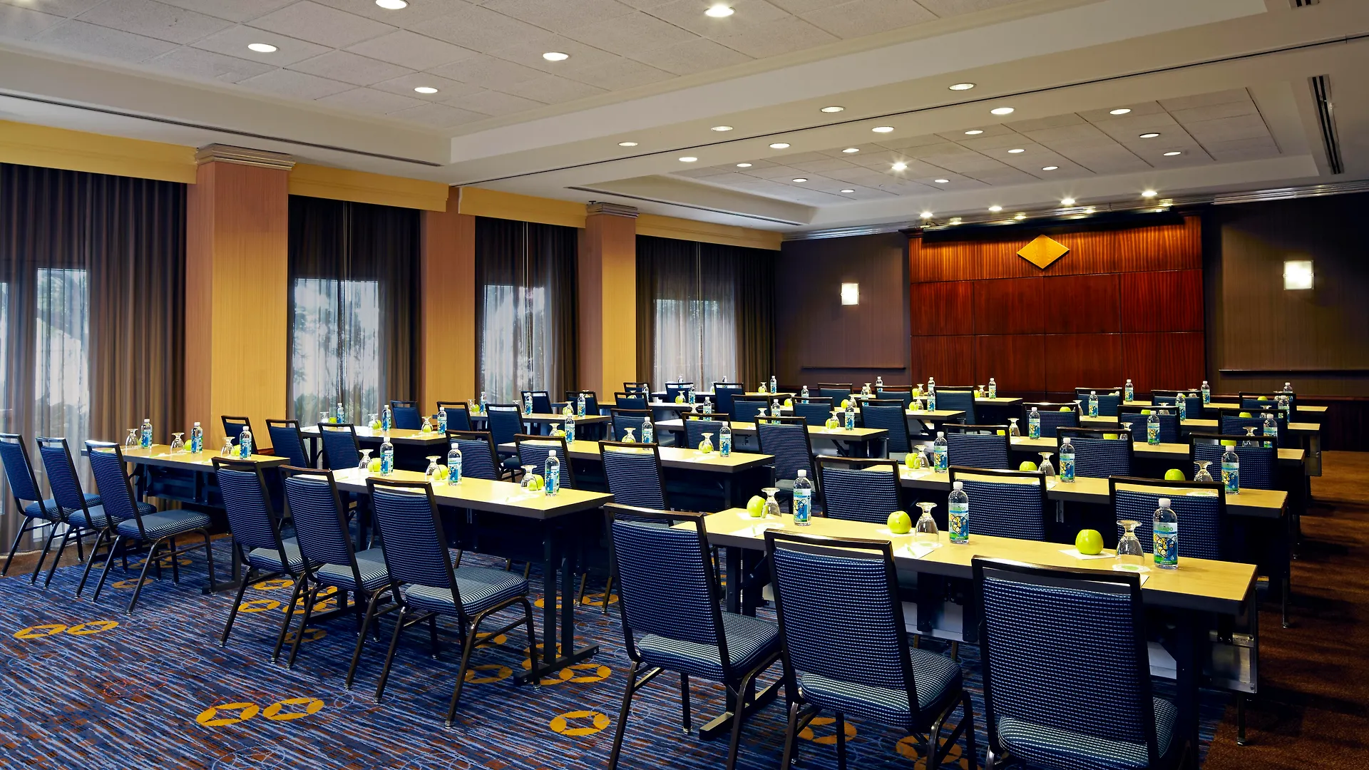 Courtyard By Marriott Los Angeles Lax / Century Boulevard
